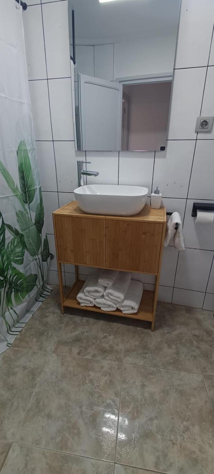 Appartamento Apartamento En Roda de Bará Esterno foto